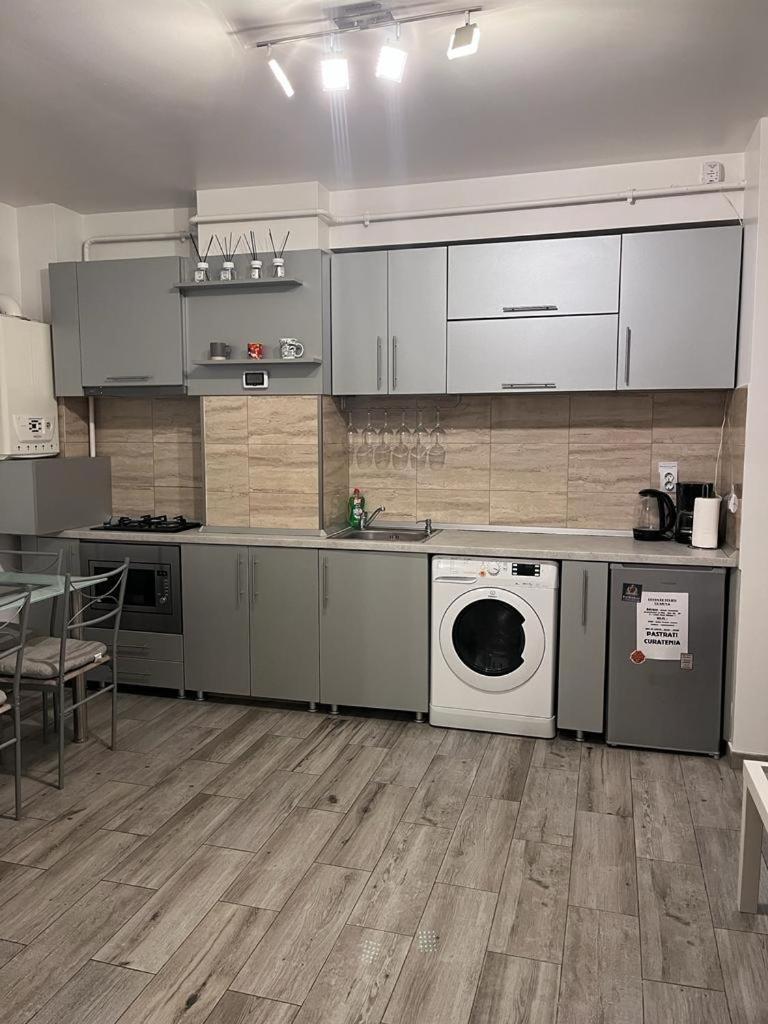 Modern & Elegant Apartament Craiova Extérieur photo